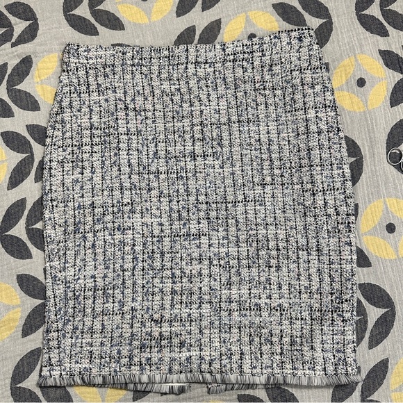 Ann Taylor Petite size 12 nubby skirt with fringe hem, back slit - Picture 1 of 11